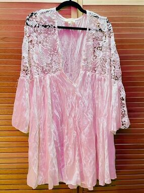 White Lace-Detail Robe Tunic